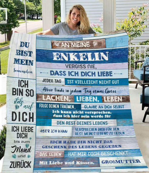 Divesart - Decke von Großmutter zu Enkelin - "Die Unvermeidlichkeit der Liebe"