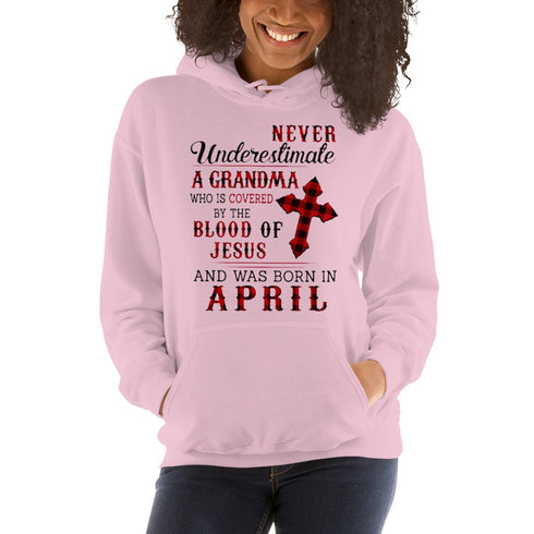 Divesart - Never underestimate a Grandma was born in April Unisex Hoodie